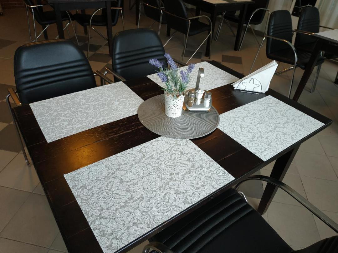 Vila Mihail Hotel Busteni Ngoại thất bức ảnh
