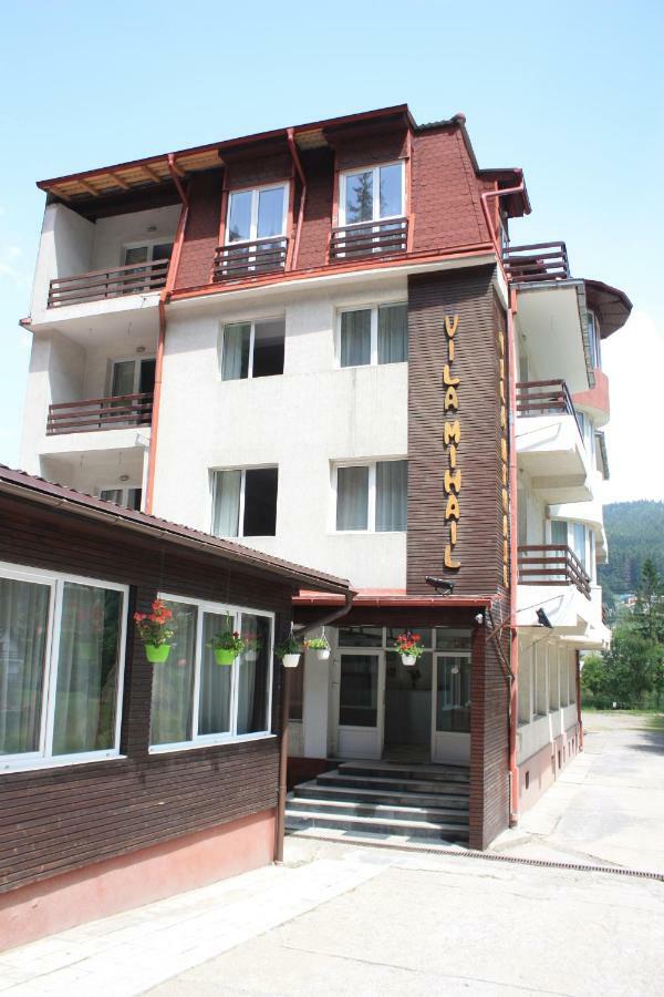 Vila Mihail Hotel Busteni Ngoại thất bức ảnh