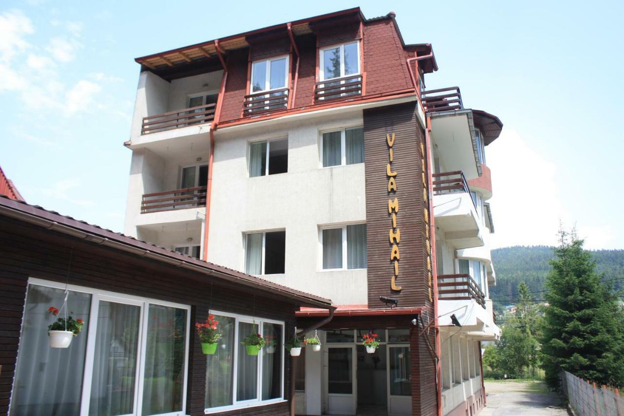 Vila Mihail Hotel Busteni Ngoại thất bức ảnh